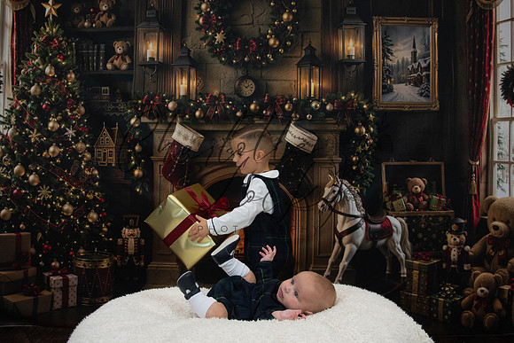 ChristmasMini2026-Archie&Carter-109