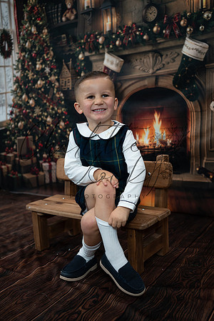 ChristmasMini2026-Archie&Carter-083