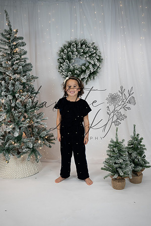 ChristmasMini2026-Theo&Esme-34