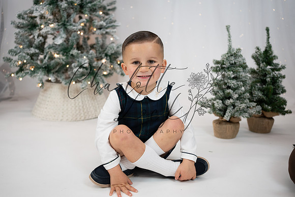 ChristmasMini2026-Archie&Carter-071