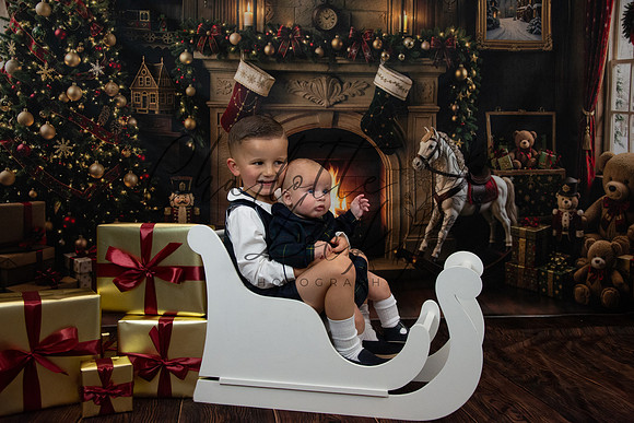 ChristmasMini2026-Archie&Carter-122