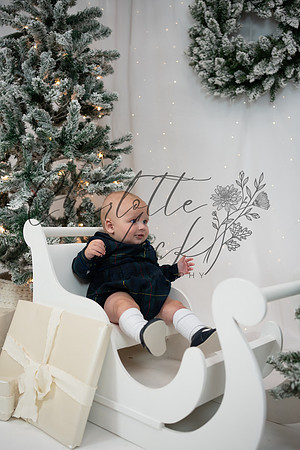 ChristmasMini2026-Archie&Carter-027