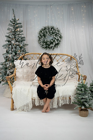 ChristmasMini2026-Theo&Esme-12