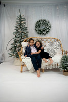 ChristmasMini2026-Theo&Esme-04