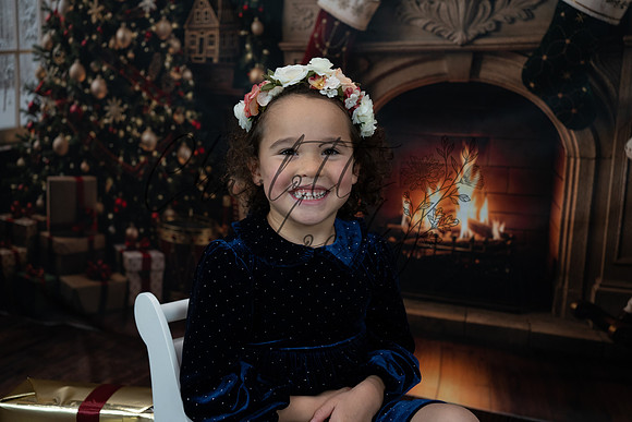 ChristmasMini2026-Theo&Esme-70