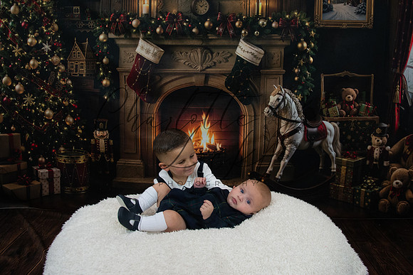 ChristmasMini2026-Archie&Carter-096