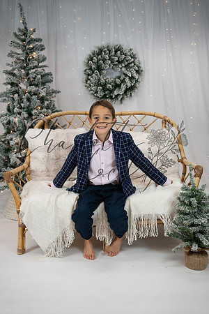 ChristmasMini2026-Theo&Esme-19