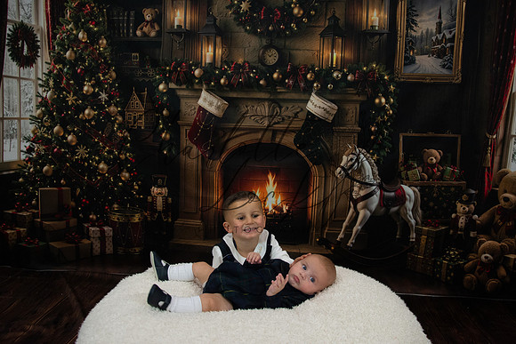 ChristmasMini2026-Archie&Carter-101