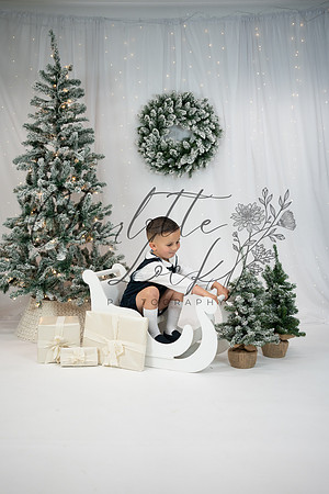 ChristmasMini2026-Archie&Carter-003