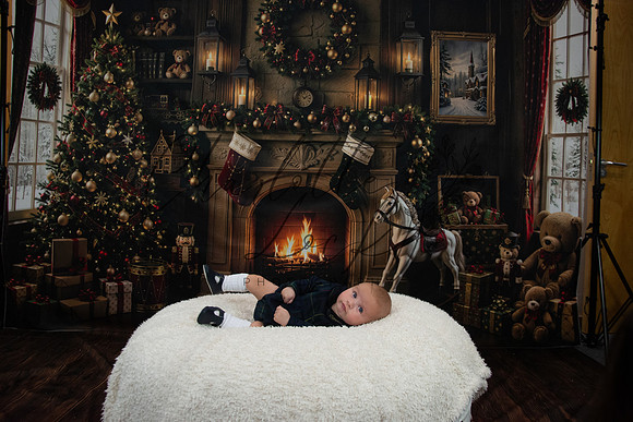 ChristmasMini2026-Archie&Carter-106