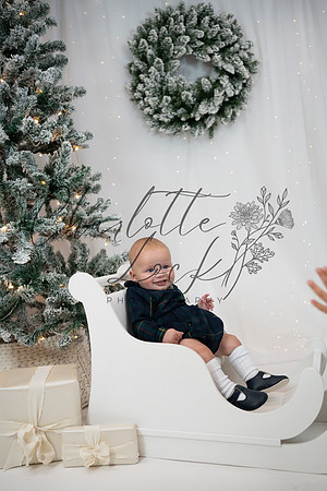 ChristmasMini2026-Archie&Carter-030