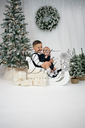 ChristmasMini2026-Archie&Carter-016