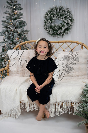 ChristmasMini2026-Theo&Esme-13