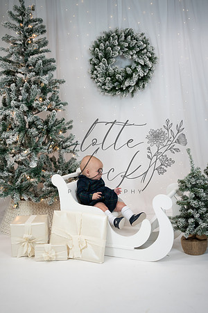 ChristmasMini2026-Archie&Carter-023