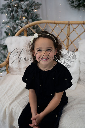ChristmasMini2026-Theo&Esme-18
