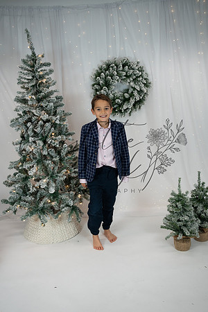 ChristmasMini2026-Theo&Esme-39