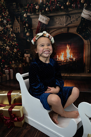 ChristmasMini2026-Theo&Esme-68