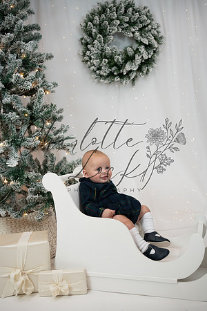 ChristmasMini2026-Archie&Carter-029