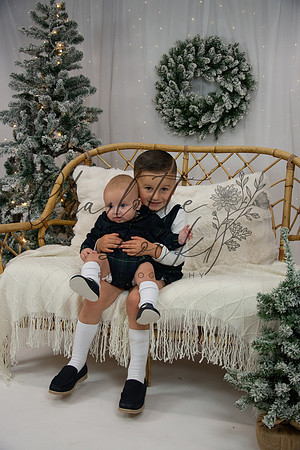 ChristmasMini2026-Archie&Carter-051