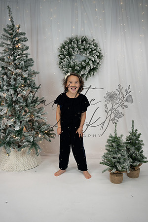 ChristmasMini2026-Theo&Esme-36