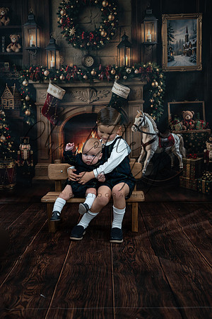 ChristmasMini2026-Archie&Carter-089