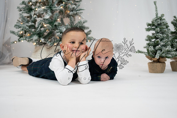 ChristmasMini2026-Archie&Carter-062