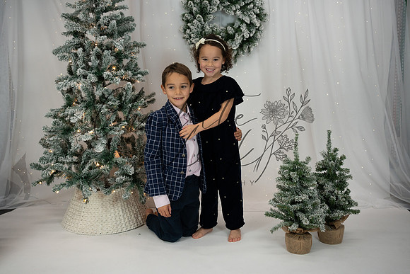 ChristmasMini2026-Theo&Esme-31