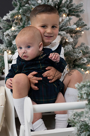 ChristmasMini2026-Archie&Carter-022