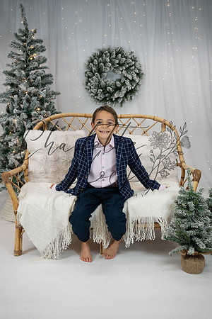 ChristmasMini2026-Theo&Esme-20