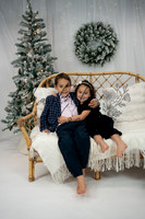 ChristmasMini2026-Theo&Esme-01
